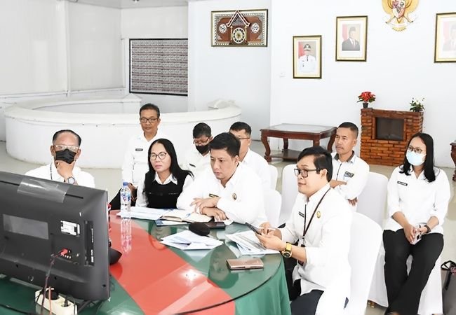 Bupati Samosir Ikuti Rapat Koordinasi Potensi Ekonomi Kerakyatan dan Pengelolaan Lingkungan Danau Toba