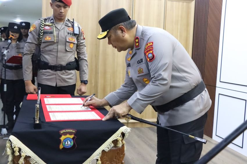 Sertijab Kayanma dan Koorspripim Polda Kepri di Pimpin Irjen Pol Asep Safrudin
