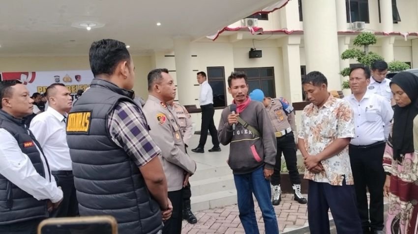 Tangis Pecah Saat Polisi Ungkap Pembunuh Ibu Kandung: “Kami Akhirnya Dapat Keadilan”