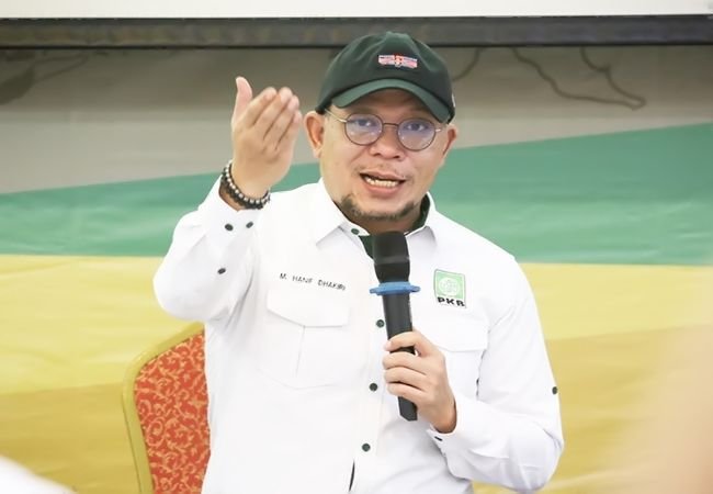 Hanif Dhakiri Ingatkan Pemerintah: Pertumbuhan Ekonomi Harus Nyata di Meja Makan Rakyat