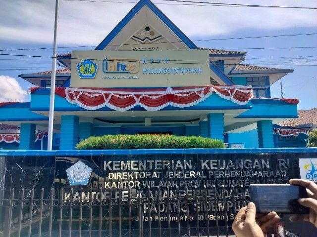 Kasus OTT ! KPK Periksa Wali Kota, Eks Wali Kota & Kasat Pol PP P.Sidimpuan