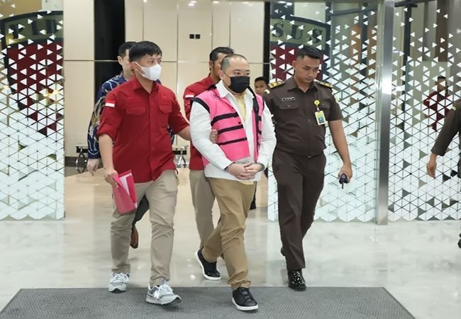 Presiden Direktur PT Sritex Group Ditahan Terkait Dugaan Korupsi Pemberian Kredit Bank Daerah