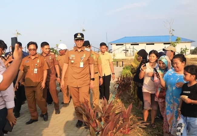 Wali Kota Medan Tinjau Kolam Retensi Martubung, Imbau Warga Jaga Kebersihan