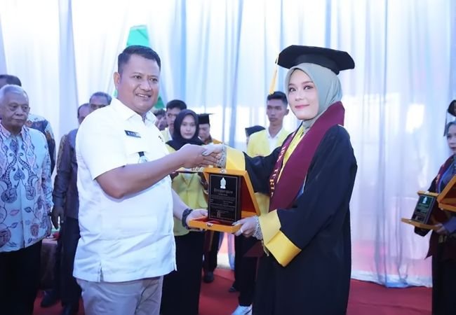 Wakil Bupati Asahan Hadiri Wisuda ke-34 Universitas Asahan, Tekankan Sinergi Pendidikan dan Pemerintah