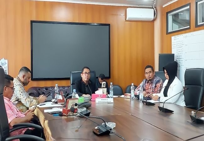 DPRD Medan Desak Pemko Bongkar Pagar Besi Tutup Jalan Fasum di Sunggal