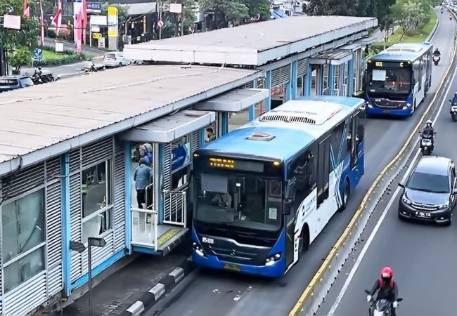 Transjakarta Alihkan Rute 7C dan 7P