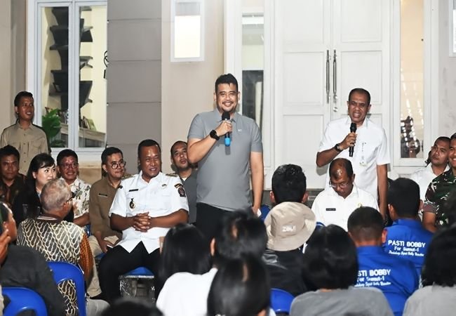 Bobby Nasution Janjikan Perbaikan Jalan dan Atasi Harga Pupuk di Toba