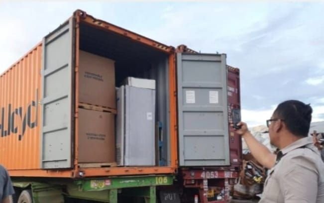 Bea Cukai Batam Kembali Segel 43 Kontainer Diduga Bermuatan Limbah B3 Berbahaya Asal Amerika Serikat