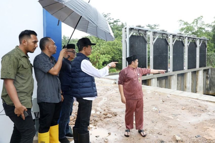 Wali Kota Batam Tinjau Rumah Pompa Jodoh dan Truk Kontainer di Bahu Jalan Batu Ampar