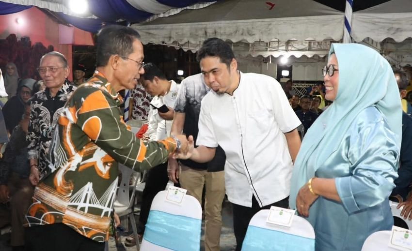 Amsakar Bagi Insentif Seraya Jawab Tuntas Curhatan Ketua RT/RW dan LPM se-Lubuk Baja