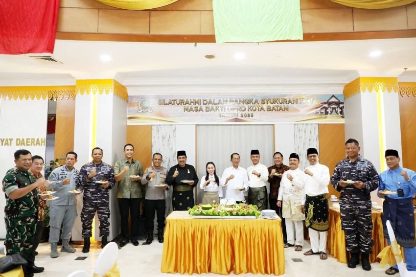 Amsakar - Li Claudia Hadiri Milad ke-25 Masa Bakti DPRD Batam, Apresiasi Harmonisasi dan Dedikasi Wakil Rakyat