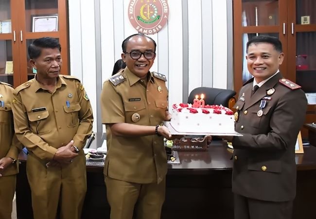 Wabup Ariston Ucapkan Selamat Hari Bhakti Adhyaksa ke-80 di Kejari Samosir