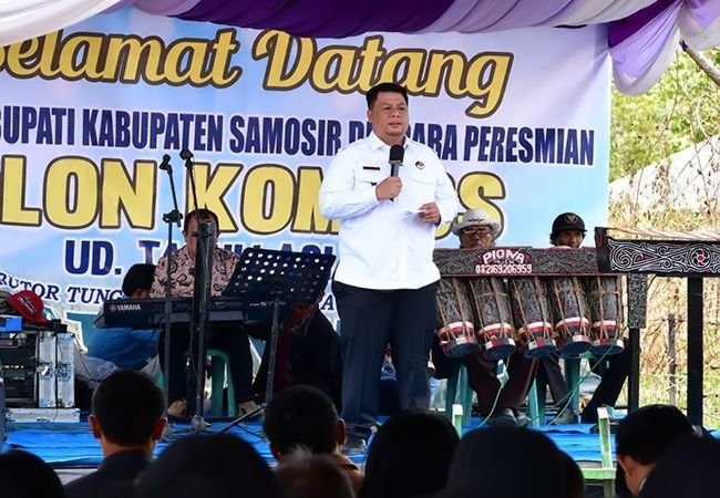 Bupati Samosir Resmikan Gudang Bolon Kompos UD. Taruli Asi di Desa Sitolu Huta