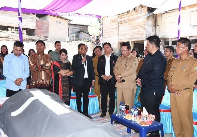 Bupati Samosir Sampaikan Belasungkawa atas Wafatnya Ibunda Wakil Bupati Ariston Tua Sidauruk