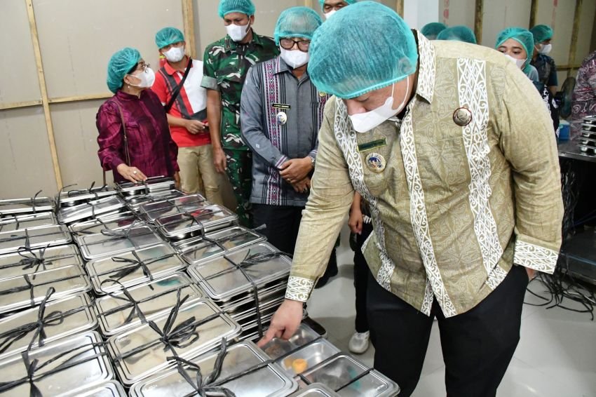 Bupati Samosir Tinjau Pelaksanaan Program Makanan Bergizi Gratis di Pangururan