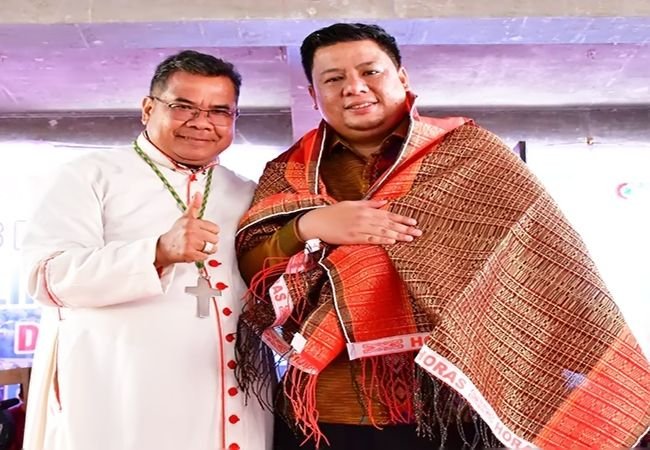 Bupati Samosir dan Uskup Agung Medan Resmikan Gereja Katolik Stasi Kristus Raja Sangkal