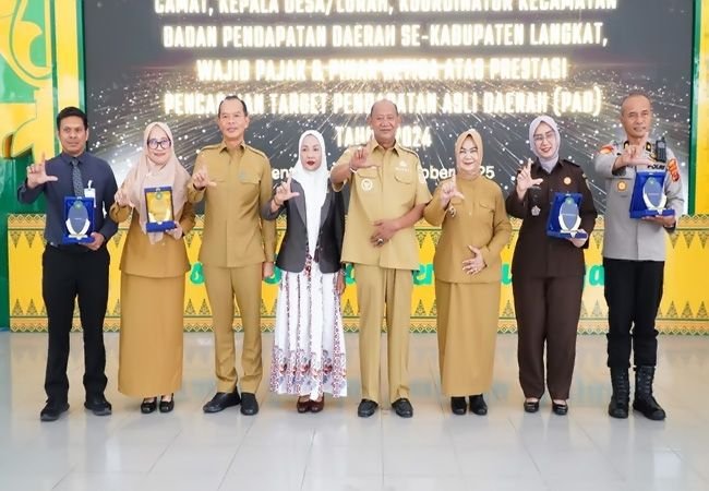 Bupati Langkat Apresiasi Pihak Berprestasi, PAD 2024 Lampaui Target