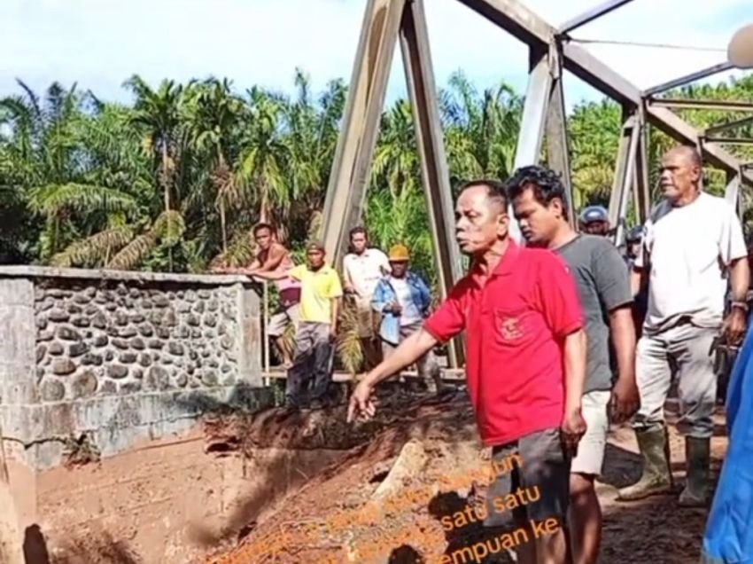 Pengusaha Sawit Ngamuk, Bongkar Lagi Jalan Timbunannya Usai Oknum Pemuda Lakukan Pungli di Lokasi Bencana