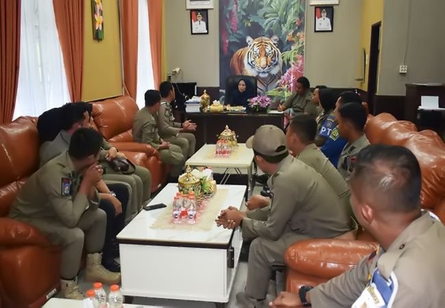 Petugas Satpol PP Langkat Audiensi ke Ketua DPRD, Sampaikan Keluhan Soal Penurunan Gaji