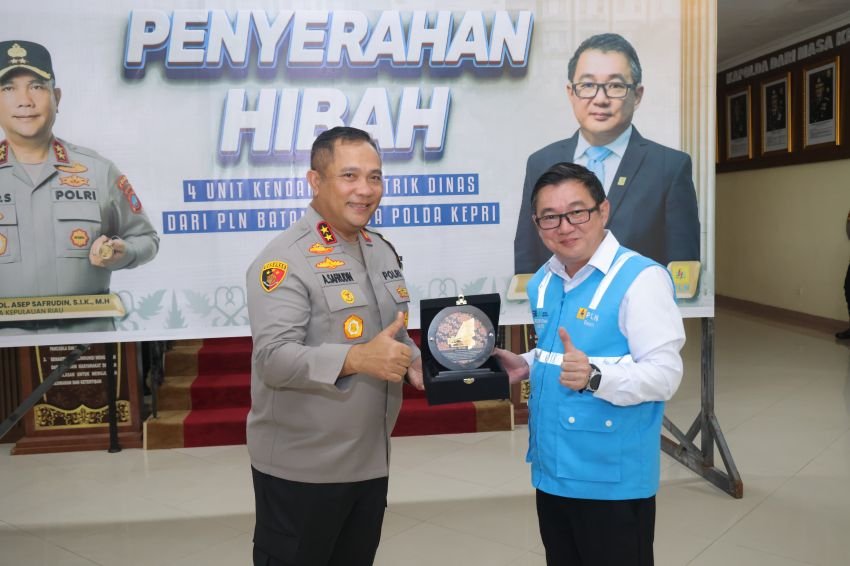 Polda Kepri Terima Hibah Mobil Listrik Dari PT PLN Batam