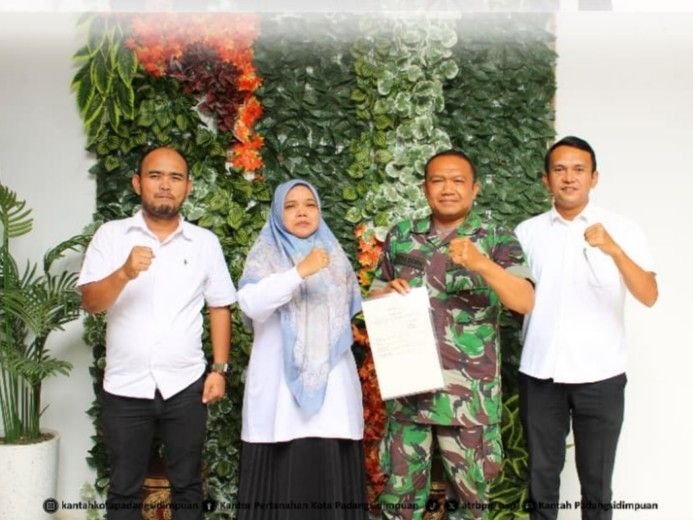 Kantah P.Sidimpuan Serahkan Sertipikat Aset Kemenhan, Perkuat Pengamanan Aset Negara