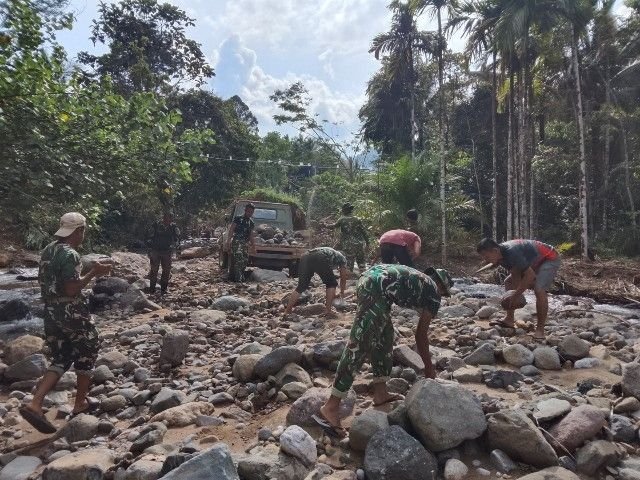Satgas TMMD 127 Kebbut Pengerasan Jalan, Akses Ekonomi Warga Diprioritaskan