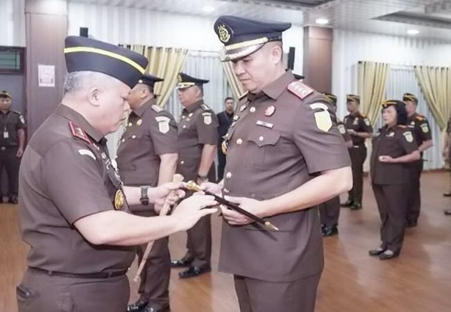 Kajati Sumut Lantik Aspidsus, Aspemda, dan Kajari Medan, Tekankan Pemulihan Kerugian Negara