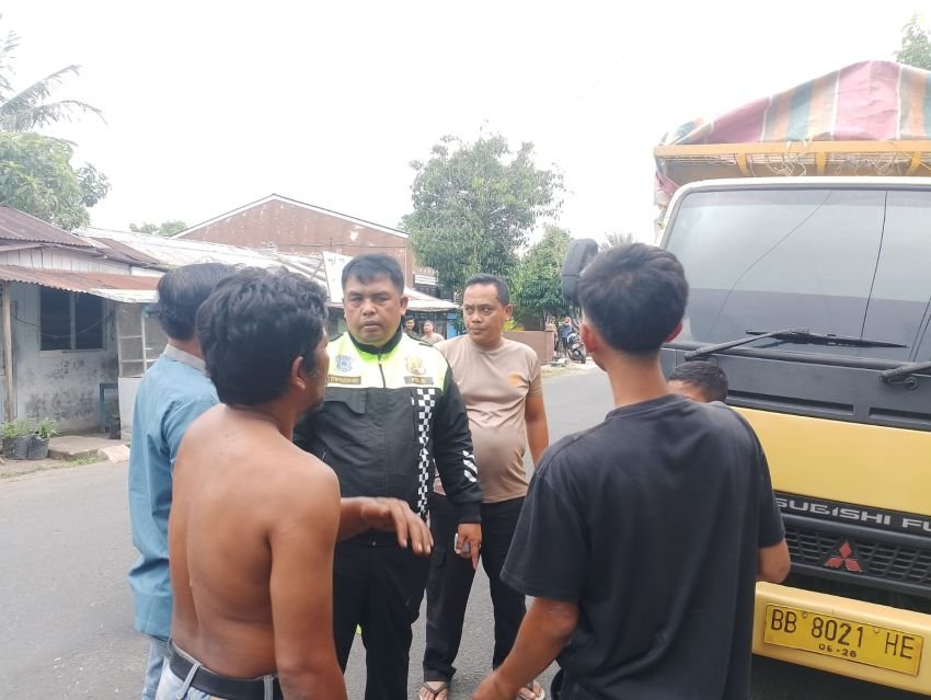 Motor Ngebut, Truk Diam Jadi Tumbal: Satu Pelajar Tewas, Satu Sekarat di P.Sidimpuan