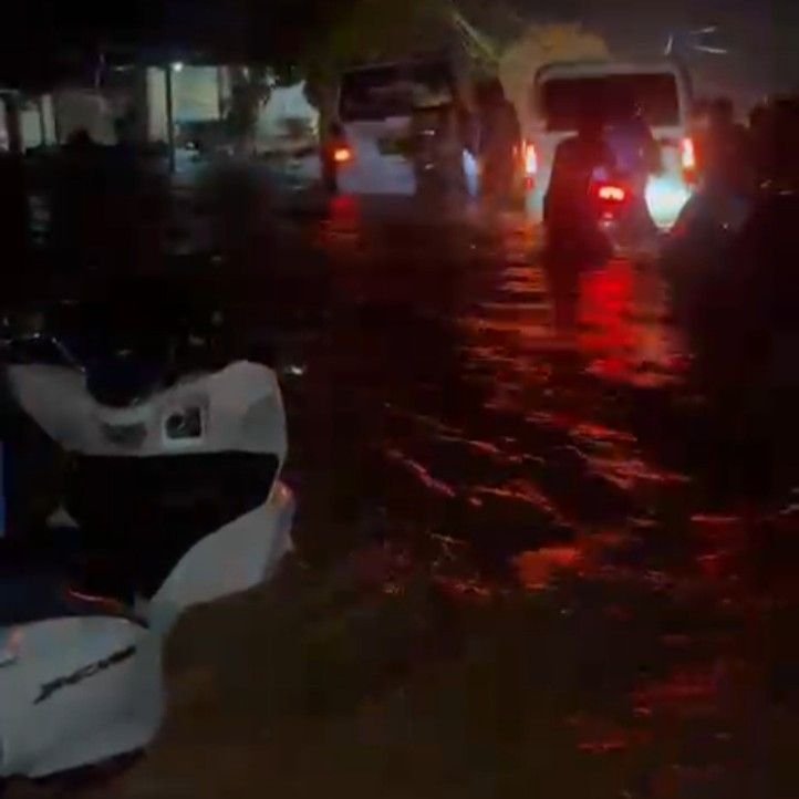 Hujan Ekstrem Terjang Tapteng, Desa Lopian Lumpuh! Banjir Setinggi Lutut, Evakuasi Malam
