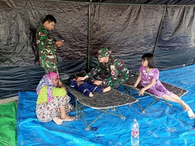 Satgas TMMD ke-127 Kodim 0212/TS Berikan Pelayanan Kesehatan Anak di Sangkunur