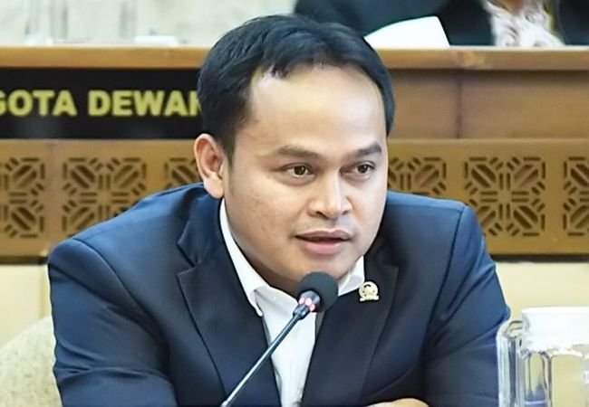 Wacana WFH untuk Hemat BBM, DPR Minta Pemerintah Hitung Dampak dan Jaga Layanan