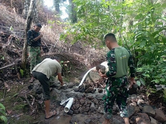 Satgas TMMD Tinggikan Bendungan, Aliran Air Warga Tiga Dolok Makin Lancar