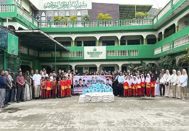 Peringati HUT ke-18 Gerindra, Zulkarnaen Salurkan 200 Paket Sembako ke Panti Asuhan