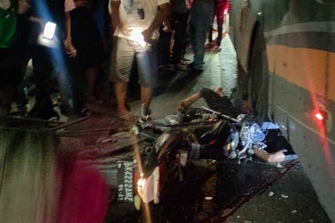 Tragis di Malam Hari: Becak Motor Tabrakan dengan Bus ALS, Kasat Lantas Ungkap Penyebab Awal