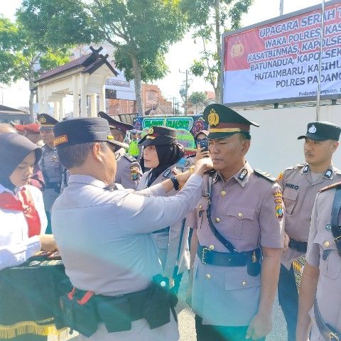 IPTU A. Edi Sitompul Jabat Kapolsek Hutaimbaru, Disambut Papan Bunga Ucapan Selamat