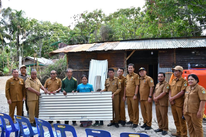 Pemkab Samosir Salurkan Bantuan untuk Korban Kebakaran di Palipi