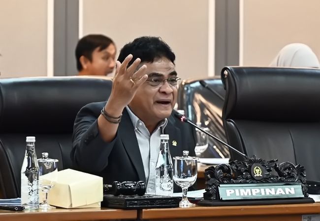 DPR Tegaskan AI Harus Jadi Alat, Bukan Pengganti Manusia