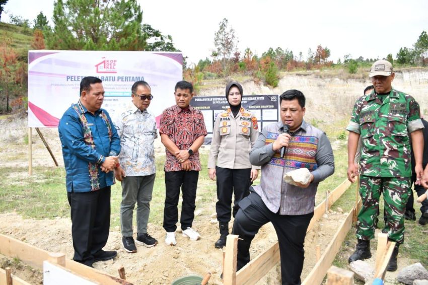 Bupati Samosir Letakkan Batu Pertama KDMP Hutanamora, Perkuat Ekonomi Desa dan Serap Tenaga Kerja