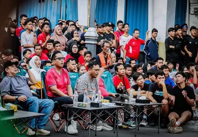 Rico Waas Nobar Piala Dunia Bersama Warga di CFD Kesawan, Dorong Budaya Hidup Sehat dan Cinta Olahraga