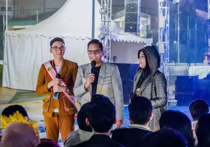 Meski Diguyur Hujan di Youth City Changers, Rico Waas Ajak Ratusan Pemuda Jadi Agen Perubahan