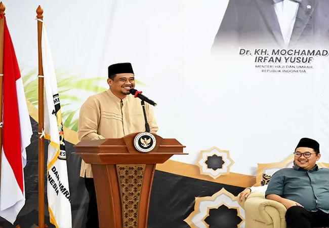Lepas Jemaah Haji Kloter 2 Embarkasi Medan, Bobby Nasution Pesan Jaga Kekompakan di Tanah Suci