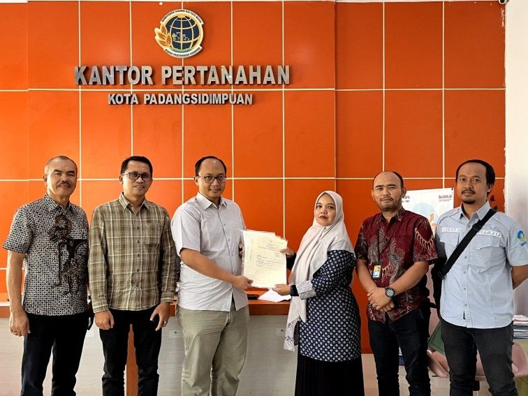 Kantah P.Sidimpuan Serahkan Sertipikat Aset PLN, Perkuat Kepastian Hukum Aset Negara