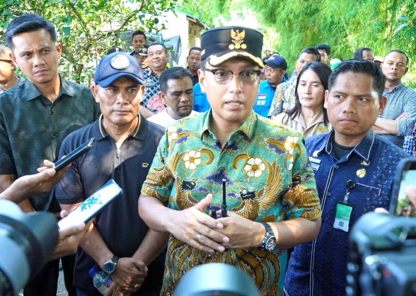 Rico Waas Pastikan Akses Jalan TPU Marelan Segera Dibenahi, Pemko Medan Koordinasi dengan BWS