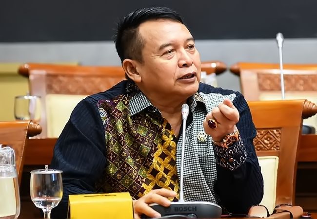 TB Hasanuddin Desak Evaluasi Latsarmil SPPI setelah Tiga Peserta Meninggal Dunia