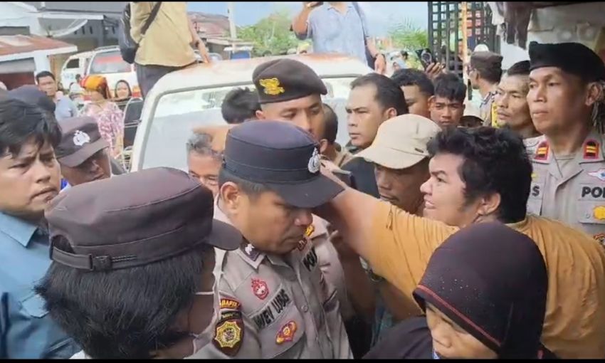 Tangis Ahli Waris Pecah Saat Rumah Dieksekusi, Sempat Ricuh Karena Objek Disebut Salah Alamat