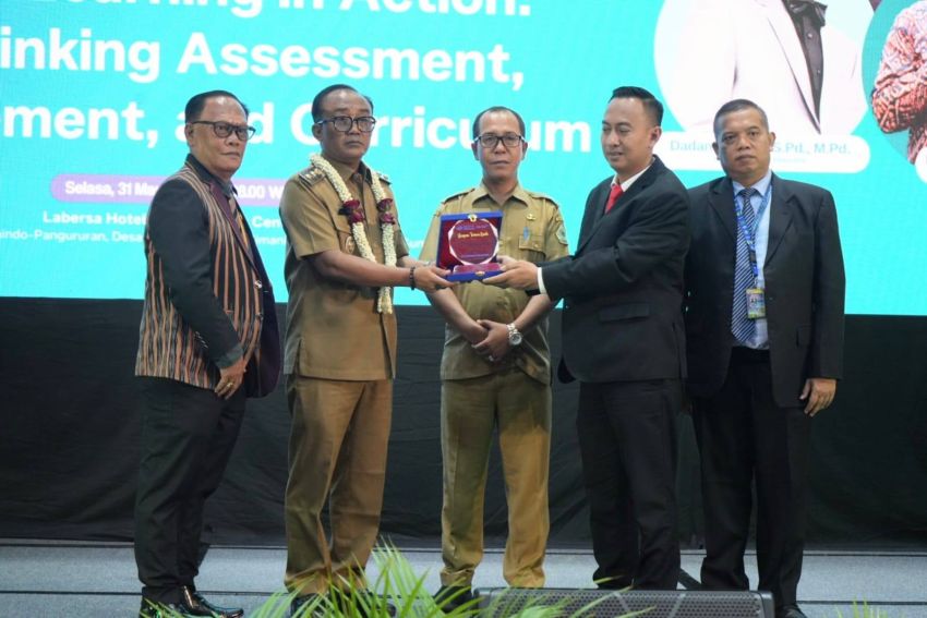 Wabup Samosir Buka Pelatihan Koding dan Deep Learning bagi 229 Kepala Sekolah