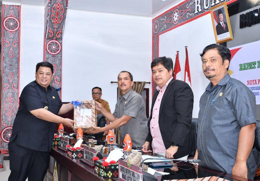 DPRD Samosir Mulai Bahas Empat Ranperda Strategis untuk Ekonomi, Pertanian, dan Lingkungan