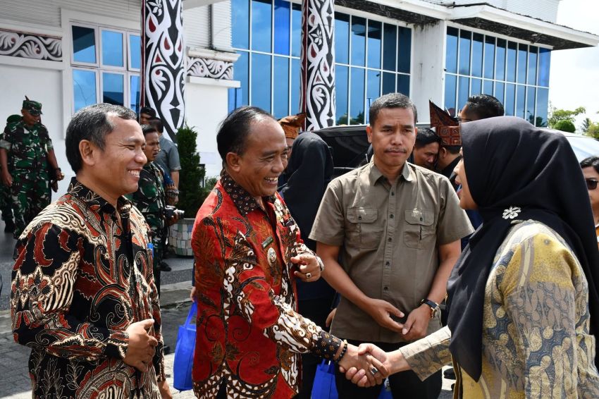 Pererat Sinergi Antar Daerah, Wabup Samosir Hadiri Hari Jadi ke-193 Kabupaten Simalungun