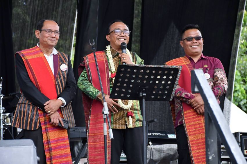 Pesta Bolon PTSBI di Samosir Perkuat Persaudaraan dan Dorong Pengembangan Wisata Onan Runggu