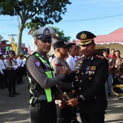 Aksi Nyata Berbuah Penghargaan, Brigpol Febri dan 12 Personel Lainnya Bersinar di Hari Bhayangkara